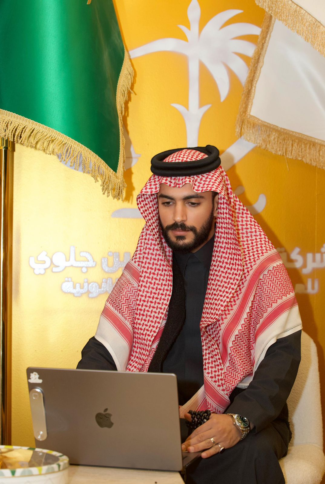 العمل في جناح الشركة